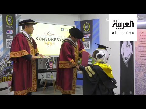  العرب اليوم - شاهد: تخريج الروبوتات بدلا من الطلاب في زمن كورونا