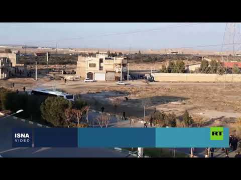  العرب اليوم - فار من الشرطة يلجأ إلى حافلة ويحتجز ركابها رهائن في إيران