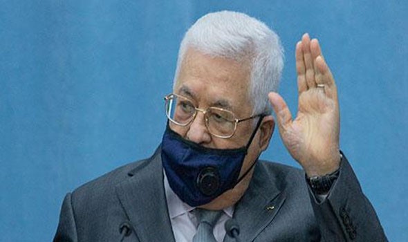 محمود عباس يستقبل المحرّر الشوبكي ويهنئه بالإفراج عنه من سجون الاحتلال