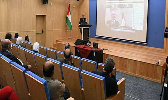  فلسطين اليوم - رئيس الوزراء الفلسطيني يؤكد أن إسرائيل تعمل على فرض وقائع على الأرض في المناطق "ج"