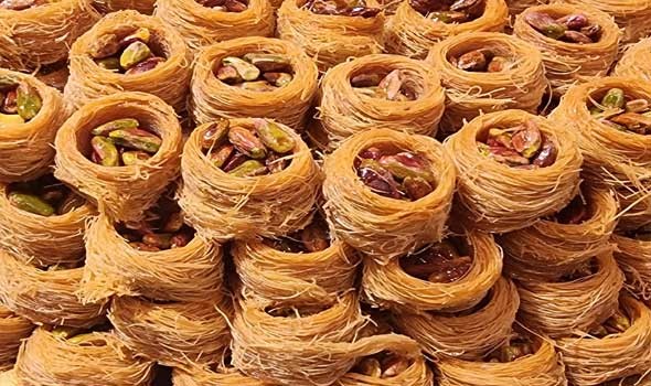 طريقة تحضير الكنافة بالمكسرات والشربات بكل تفاصيلها لتحصلي على طعم لذيذ