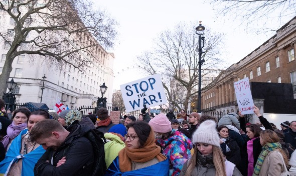  فلسطين اليوم - نشطاء في ولاية إلينوي ينددون بالعدوان الإسرائيلي ويطالبون بوقف الدعم الأمريكي