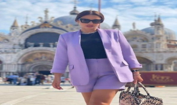 درة تنسق قطع ازياء قصيرة بأناقة لتتناسب مع الأجواء الشتوية