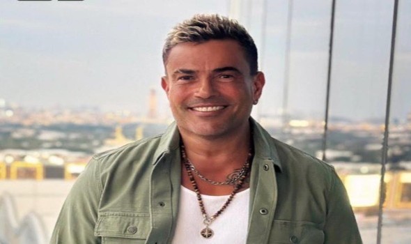 فلسطين اليوم - عمرو دياب في سهرة غنائية الليلة بمهرجان العلمين بمشاركة كلوي كتيلي