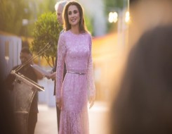 فلسطين اليوم - الملكة رانيا تغيب عن احتفال الاستقلال وتشارك جمهورها صورة عفوية ورسالة محبة للوطن