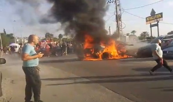 فلسطين اليوم - استشهاد مواطنين وإصابة آخرين في قصف الاحتلال مركبة في خان يونس