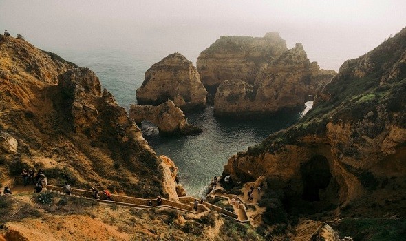  فلسطين اليوم - هجوم مسلح يستهدف مجموعة سياح في كشمير ويخلف عشرات الضحايا بين قتيل وجريح