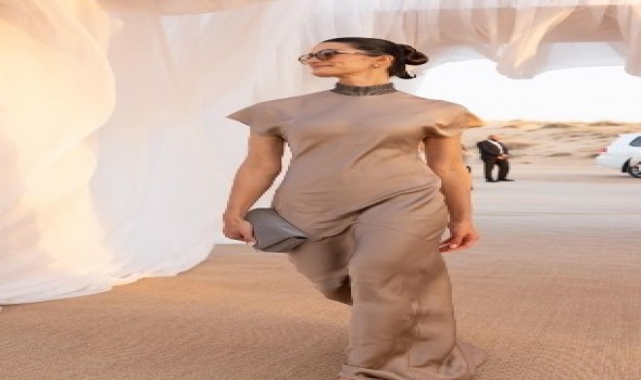 تارا عماد تتألق بإطلالات عصرية ملهمة لطويلات القامة من عاشقات الموضة والأناقة